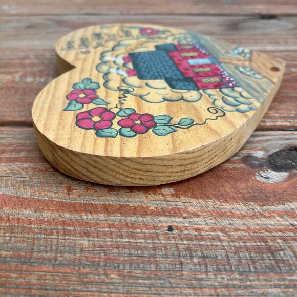 Vintage 80s Wooden Heart Wall Plaque “Home Is Where You Hang Your Heart” Sign - Picture 4 of 15